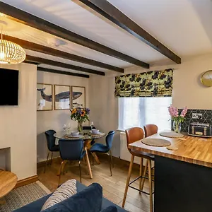  Holiday home April United Kingdom